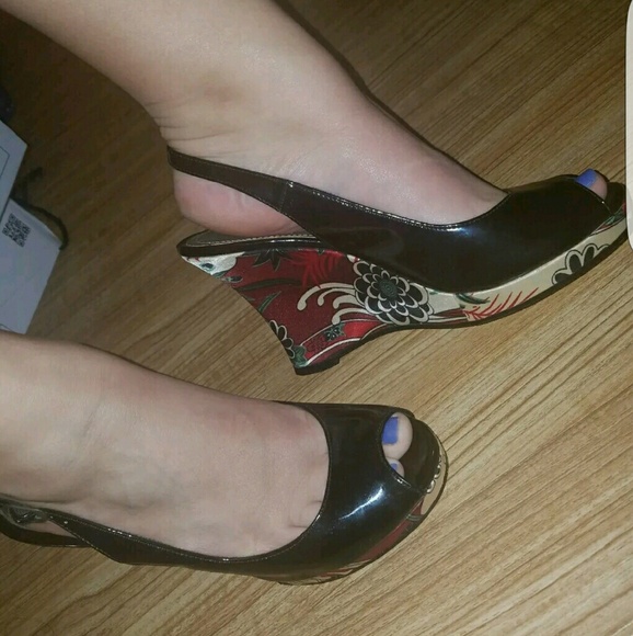 Madden Girl Addey wedge