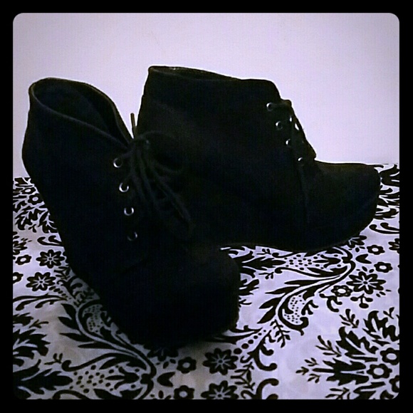 Ankle booties