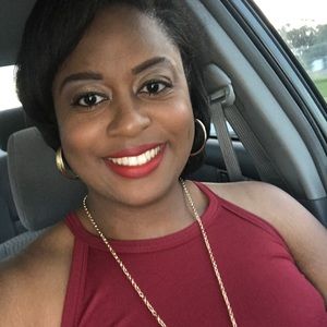 Meet your Posher, Danitra