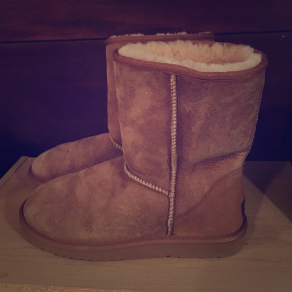 Uggs - image 1