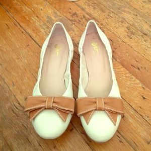 Ballerina flats with bow