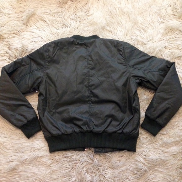•FINAL PRICE• Olive Green Bomber Jacket - Picture 4 of 4