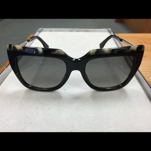 🔥FLASH SALE 🔥Fendi Sunglasses