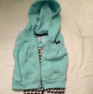 Carters 2 pic set