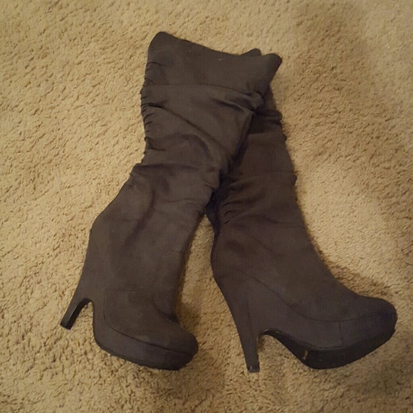 Faux suede gray boots