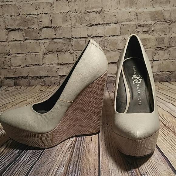 Rock & Republic wedges, only worn once