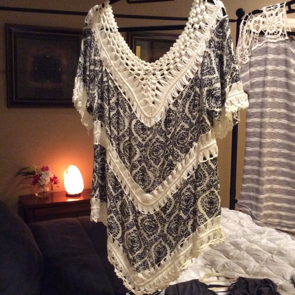 Top - Picture 2 of 2