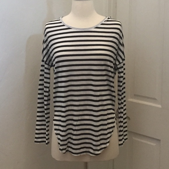 BANANA REPUBLIC Drop Shoulder Long Sleeved Tee - Picture 1 of 4