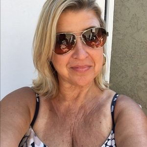 Meet your Posher, Sharon