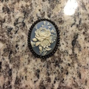 Cameo brooch