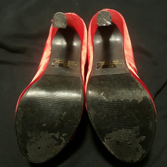 Red heels - Picture 3 of 3