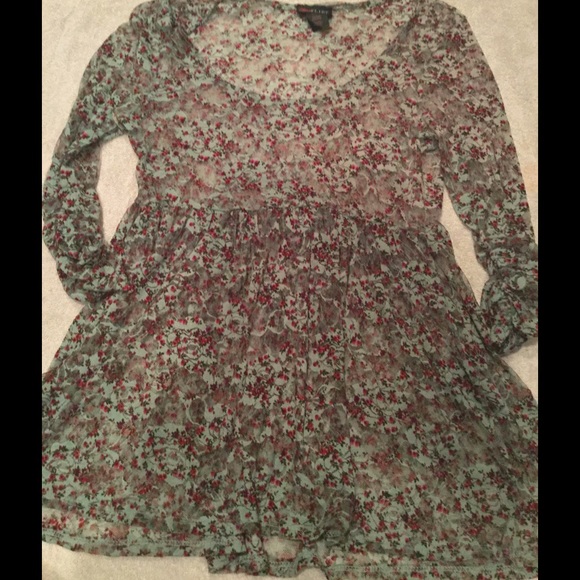 Long sleeve lace shirt