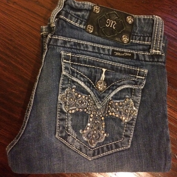 Miss Me Rhinstone Cross Jeans ⭐️