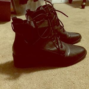 {SALE} Incredibly cute black boots from Urban!
