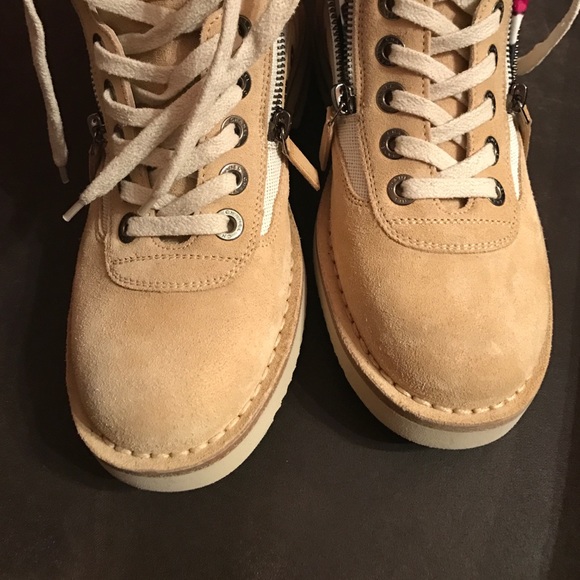 SOLD- 💥BRAND NEW💥 Chanel Combat Boots size 37 - Picture 3 of 4