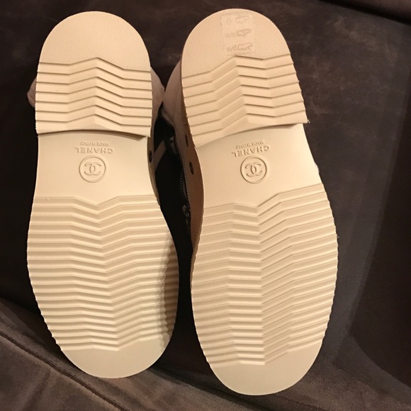 SOLD- 💥BRAND NEW💥 Chanel Combat Boots size 37 - Picture 4 of 4