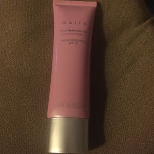 Mally face defender bb cream foundation