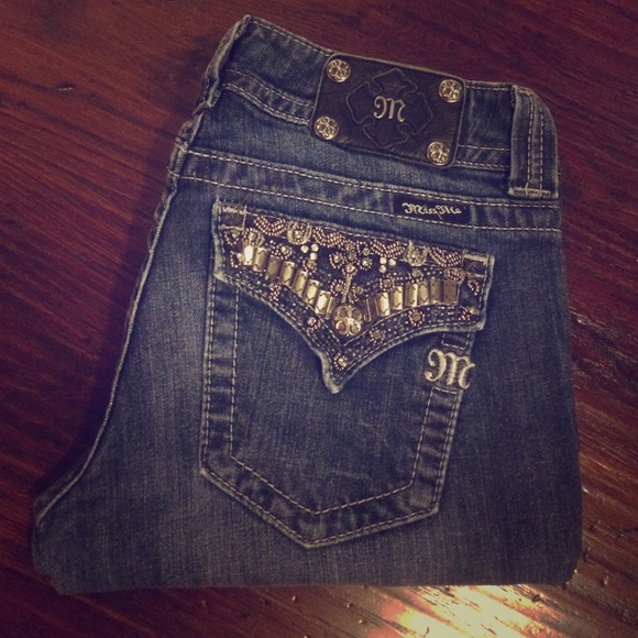 Miss Me Jeans with Hardware Detailing 🎀