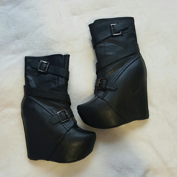 Platform boots