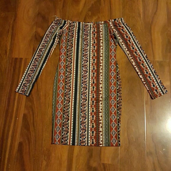 Off shoulder Boho print dress - Picture 4 of 4