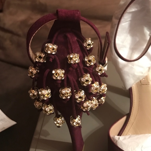 💥NEW💥 BCBG Merlot suede sandals - Picture 2 of 4