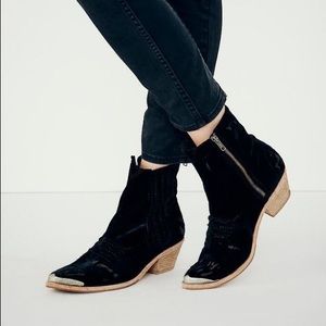 Brand New Free People Velvet Barbary Boots Size 37