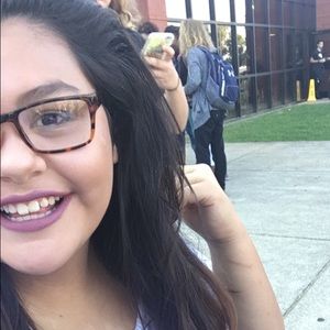 Meet your Posher, Mercedes