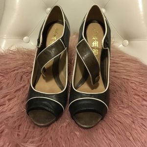 Vintage Lamb Mary Jane high-heeled shoe size 7.5 M