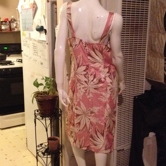 Beautiful Dress - Picture 2 of 4