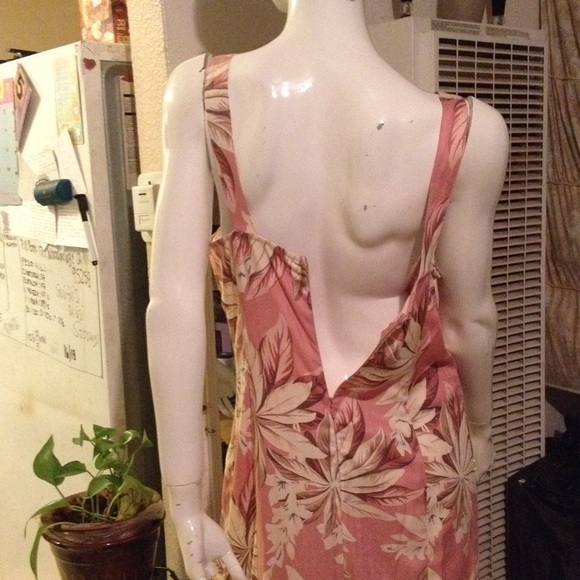 Beautiful Dress - Picture 3 of 4