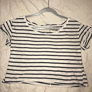 HOLLISTER CROP TOP