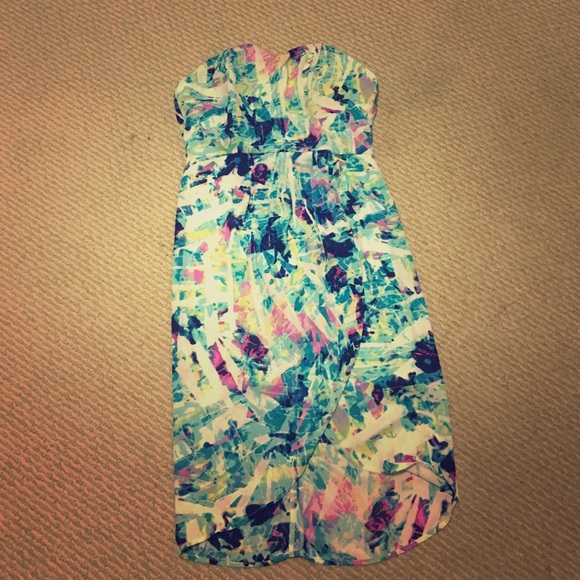 Colorful strapless dress, never been worn!