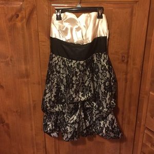 Black & white strapless dress