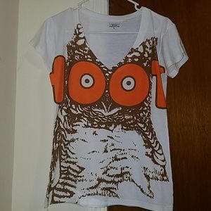 Hooters Tee -nwot