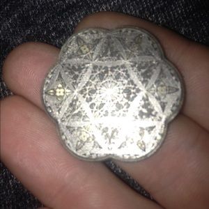 A hat pin flower of life decent condition