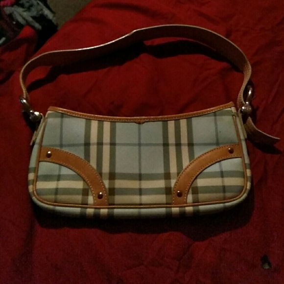 Burberry purse