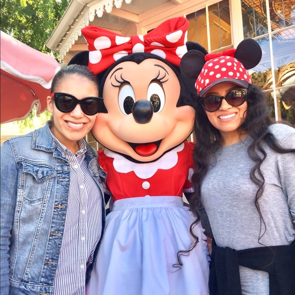 Meet your Posher, Nicole - Picture 5 of 6