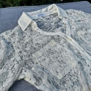 Beautiful NWOT lace top
