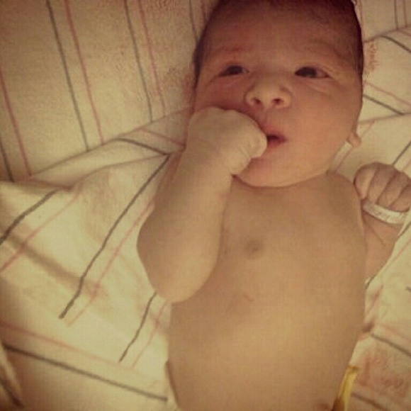 OMG IM A GRANDMA NOW?!?!?!? - Picture 2 of 3