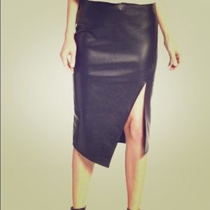 ~Sexy faux leather pencil skirt~