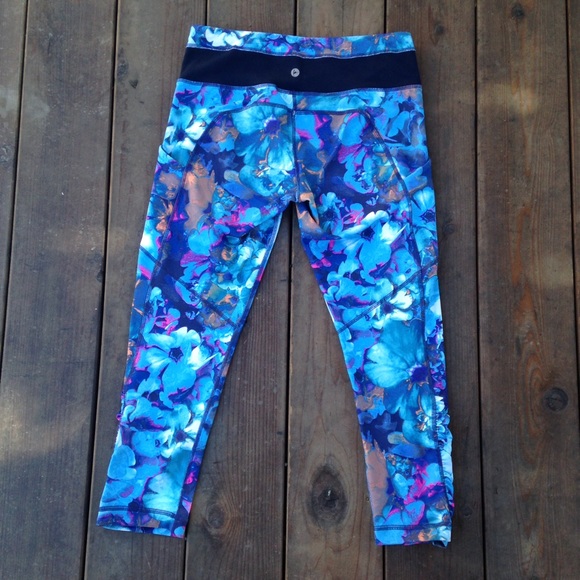 90 Degree by Reflex Capri Leggings - Picture 4 of 4