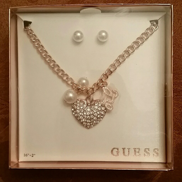 Romantic necklace and earring boxed set by Guess