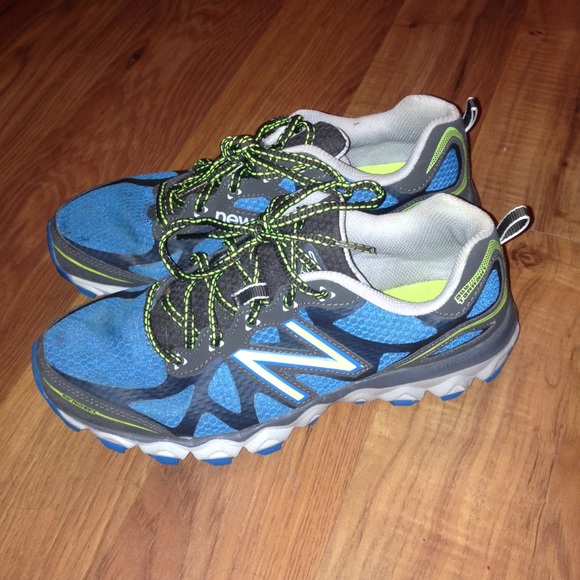 New balance all terrain shoes 💙