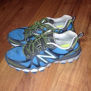 New balance all terrain shoes 💙