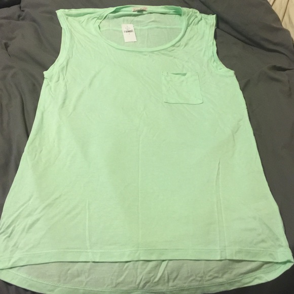 GAP Sleeveless Tee
