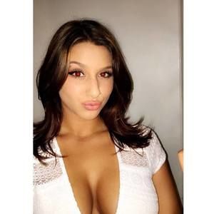 Meet your Posher, Eva