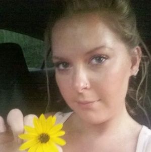 Meet your Posher, Chloe