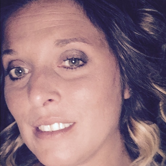 Meet your Posher, Angela - Picture 1 of 1