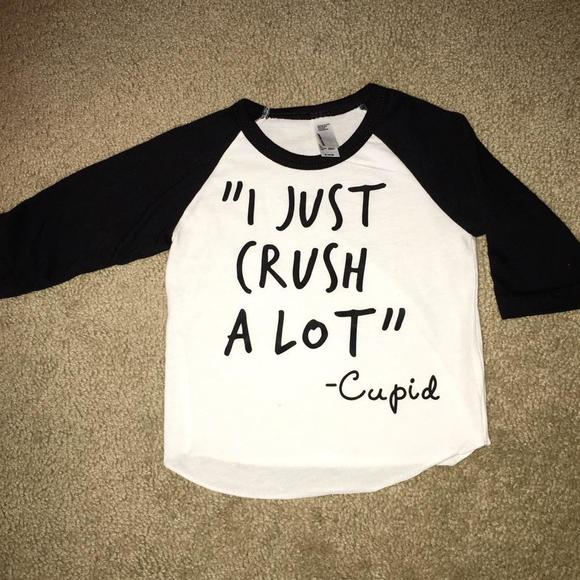 Black/white Raglan shirt