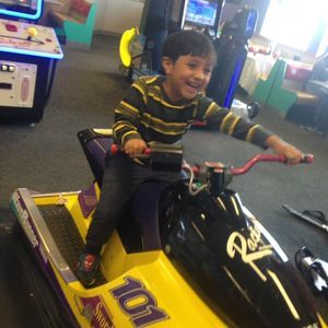 Meet your Posher, Eliut